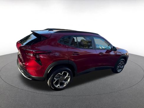 Used 2025 Chevrolet Trax LT image 15
