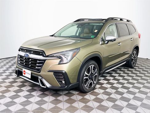 Used 2023 Subaru Ascent Touring image 3