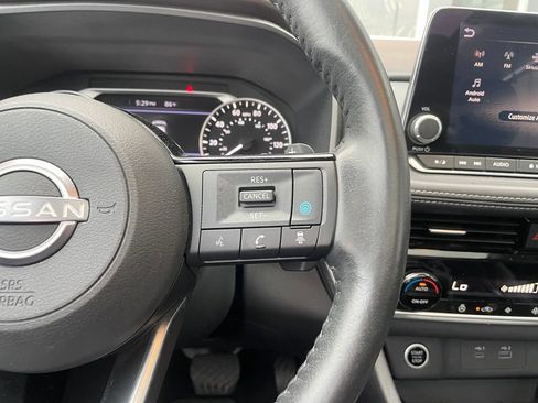 Used 2022 Nissan Rogue SV w/ SV Premium Package FWD image 15