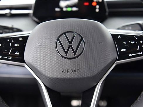 New 2025 Volkswagen ID. Buzz Pro S image 18