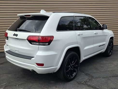 Used 2020 Jeep Grand Cherokee Altitude AWD/4WD image 5