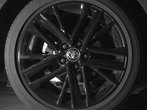 Used 2025 Toyota Camry SE FWD image 15
