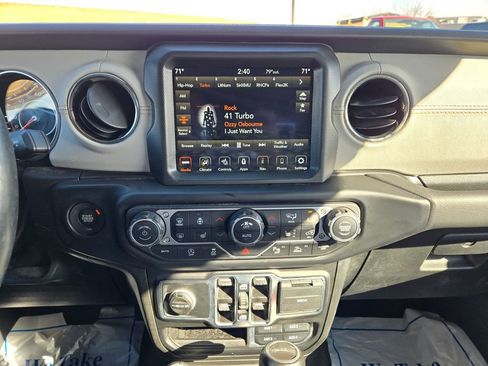 Used 2021 Jeep Gladiator Overland image 20