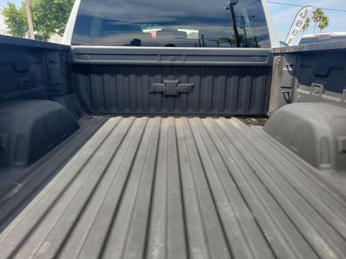 Used 2020 Chevrolet Silverado 1500 LT AWD/4WD image 7