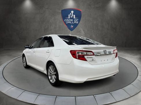 Used 2013 Toyota Camry XLE w/ Convenience Pkg image 3
