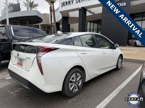 Used 2018 Toyota Prius Two image 3