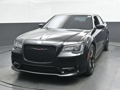 Used 2022 Chrysler 300 S RWD image 6