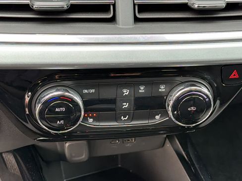 Used 2024 Chevrolet Trax LT w/ Driver Confidence Package image 14