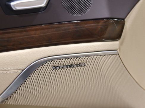 Used 2013 Mercedes-Benz SL 550 w/ Premium Pkg image 60
