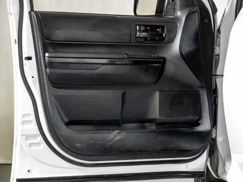 Used 2020 Toyota Tundra SR image 31