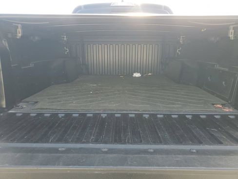 Used 2022 Toyota Tacoma SR5 w/ Technology Package image 7