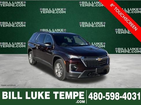 Used 2023 Chevrolet Traverse LT image 1