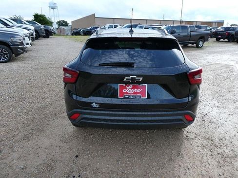 New 2026 Chevrolet Trax LT w/ Midnight Edition FWD image 6