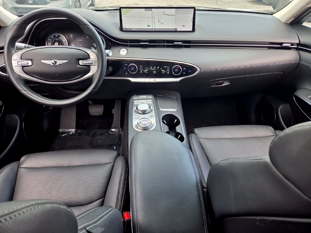 Used 2025 Genesis GV70 2.5T AWD/4WD image 13