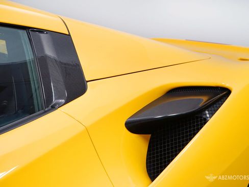 Used 2022 Ferrari F8 Tributo RWD image 9
