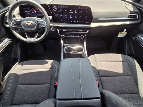 New 2026 Chevrolet Traverse LT w/ Driver Confidence Package FWD image 8