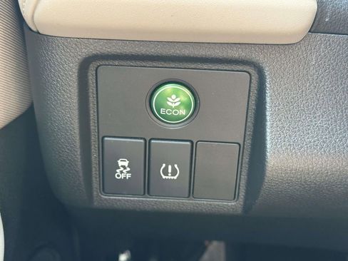 Used 2016 Honda HR-V EX image 22