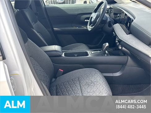 Used 2025 Nissan Kicks SV FWD image 15