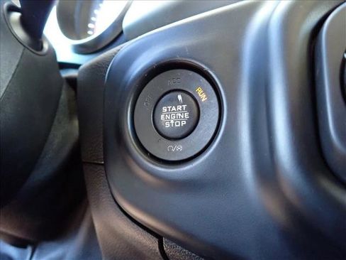 Used 2019 Jeep Wrangler Unlimited Sahara image 18