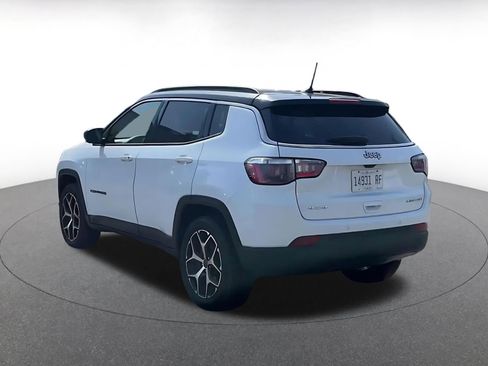 Used 2025 Jeep Compass Limited image 11