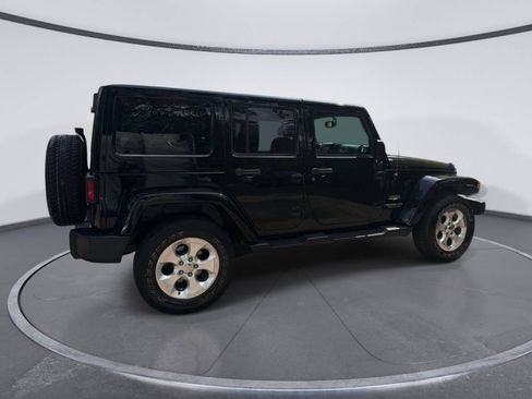 Used 2015 Jeep Wrangler Unlimited Sahara w/ Connectivity Group AWD/4WD image 4