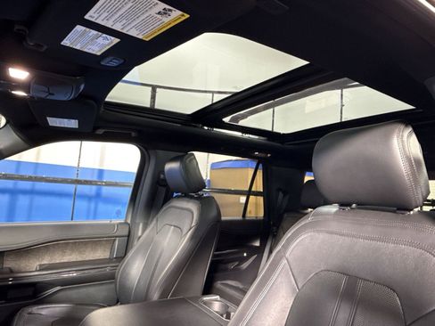 Used 2018 Ford Expedition Limited image 31