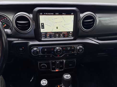 Used 2020 Jeep Wrangler Unlimited Sahara w/ Uconnect 4C Nav & Sound Group AWD/4WD image 24