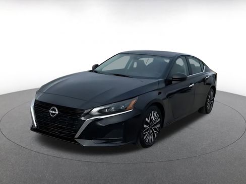 Used 2025 Nissan Altima 2.5 SV image 7