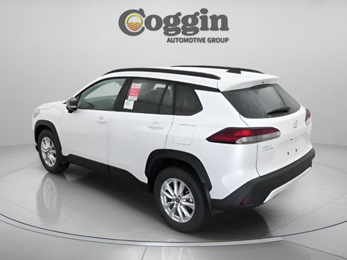 Used 2026 Toyota Corolla Cross LE FWD image 10
