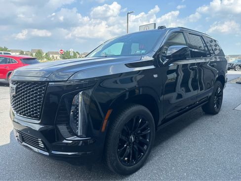 Used 2026 Cadillac Escalade Platinum Sport w/ LPO, ONYX Package AWD/4WD image 3