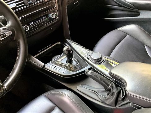 Used 2017 BMW M4 Coupe image 16
