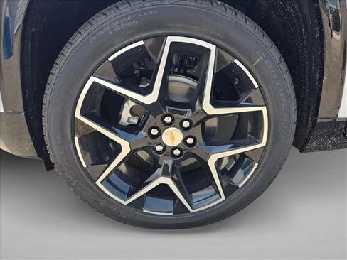 New 2026 Chevrolet Traverse High Country w/ LPO, Floor Liner Package FWD image 10