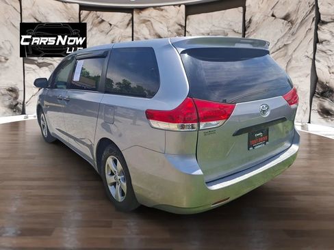 Used 2013 Toyota Sienna L FWD image 4