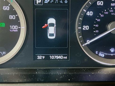 Used 2016 Hyundai Sonata Plug-In Hybrid image 12