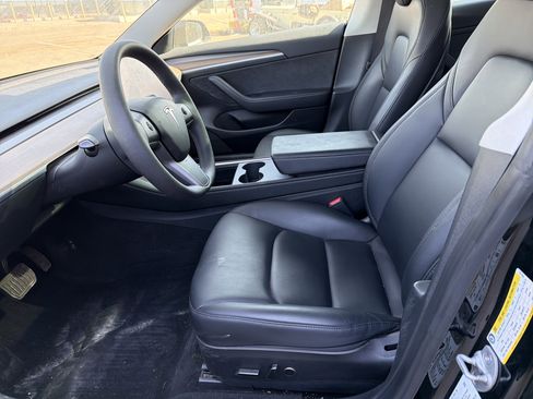 Used 2023 Tesla Model 3 Standard Range image 5