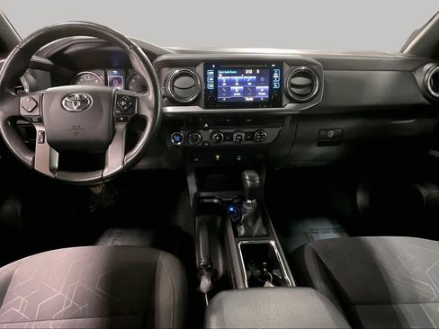Used 2017 Toyota Tacoma TRD Sport w/ Tow Package (A/T) AWD/4WD image 15