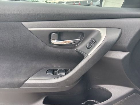 Used 2015 Nissan Altima 2.5 S w/ Sport Value Package FWD image 11