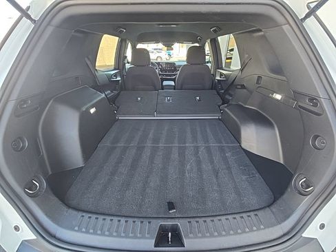 Certified 2026 Chevrolet Equinox LT FWD image 33