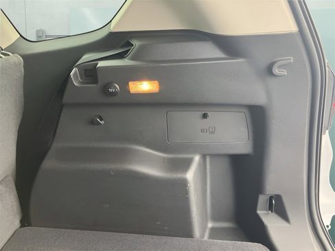 Used 2018 Ford Escape Titanium w/ Ford Safe & Smart Package image 41