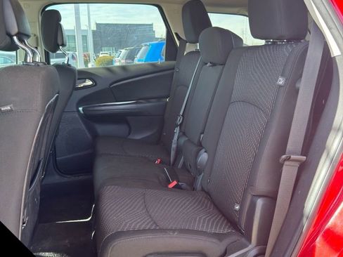 Used 2020 Dodge Journey SE w/ SE Popular Equipment Group image 18
