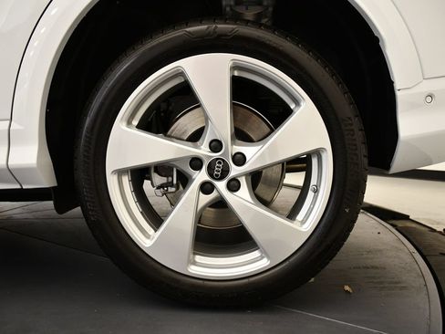 Used 2025 Audi Q5 Premium Plus w/ Premium Plus AWD/4WD image 14