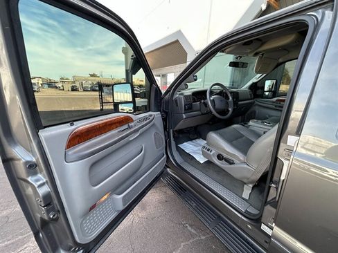 Used 2003 Ford F350 Lariat RWD image 12