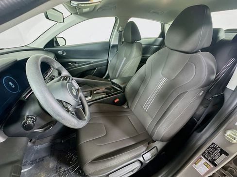 Used 2024 Hyundai Elantra SEL image 15