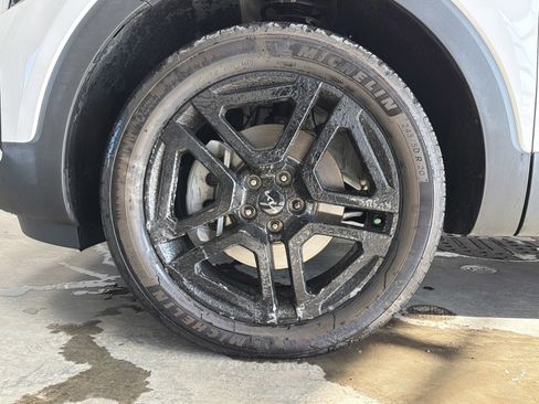 Used 2025 Kia Telluride SX Prestige X-Line image 14