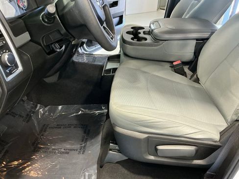 Used 2019 RAM 1500 Classic SLT AWD/4WD image 13