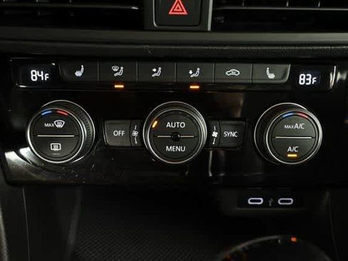 Certified 2022 Volkswagen Jetta SE image 24