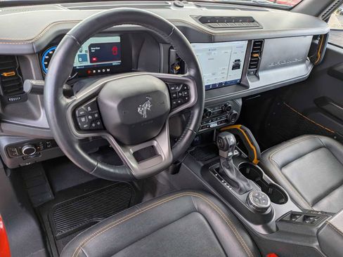 Used 2024 Ford Bronco Badlands image 15