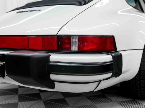 Used 1989 Porsche 911 Carrera RWD image 21