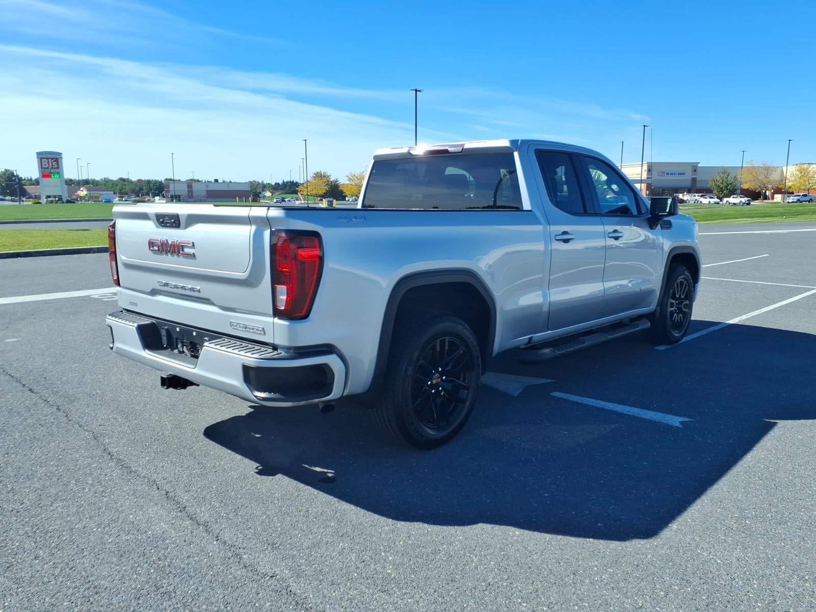 Certified 2022 GMC Sierra 1500 Elevation AWD/4WD image 4