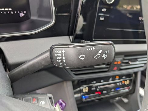 Certified 2025 Volkswagen Jetta S image 29